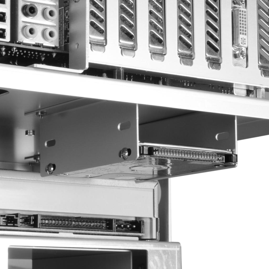 [28/04/2010] Lian-Li PC-T60 (11)