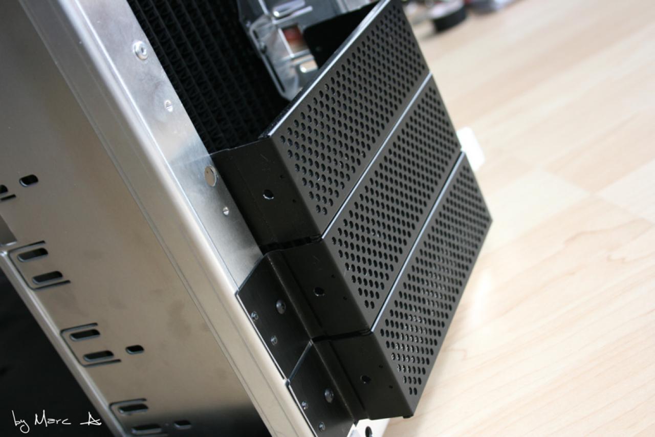 [18/04/2010] Casemod-Projekt Black meets Blue - Update: Wasserkühler für HD 5850 (1)