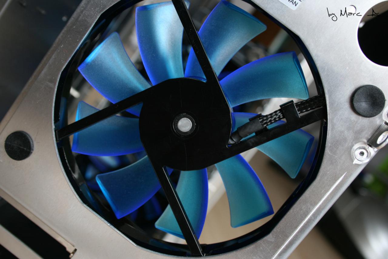 [18/04/2010] Casemod-Projekt Black meets Blue - Update: Wasserkühler für HD 5850 (3)