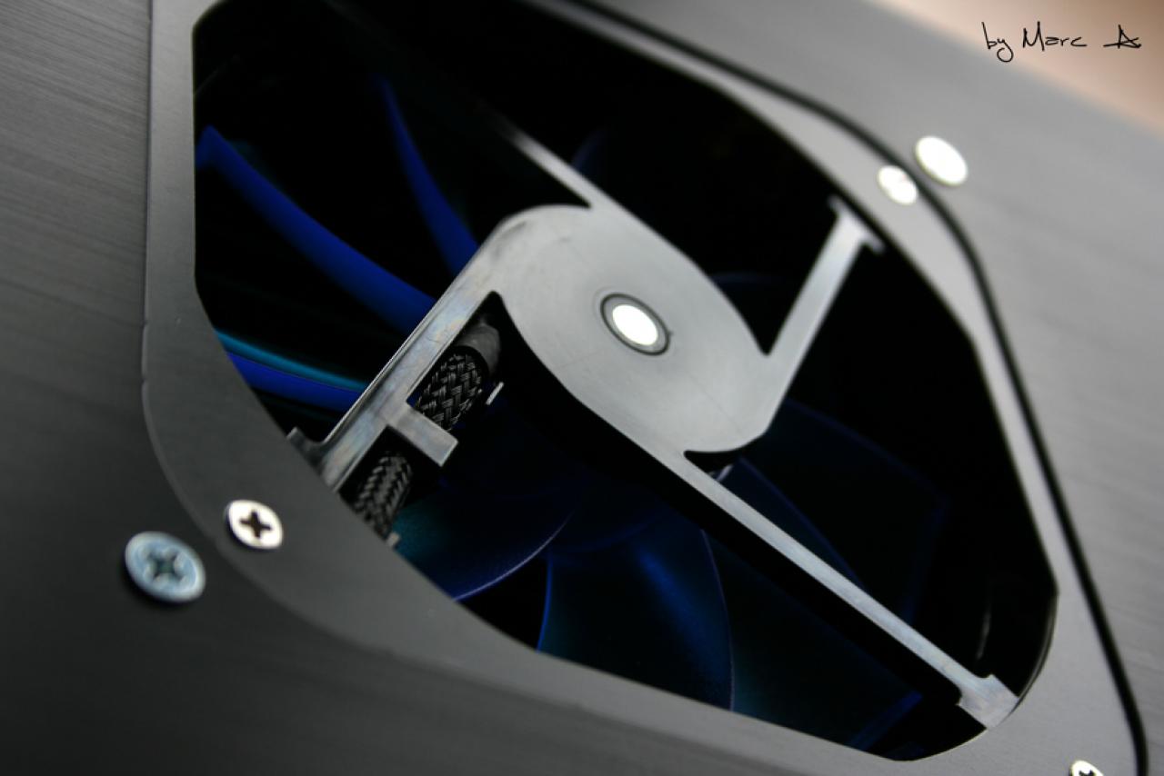 [18/04/2010] Casemod-Projekt Black meets Blue - Update: Wasserkühler für HD 5850 (4)