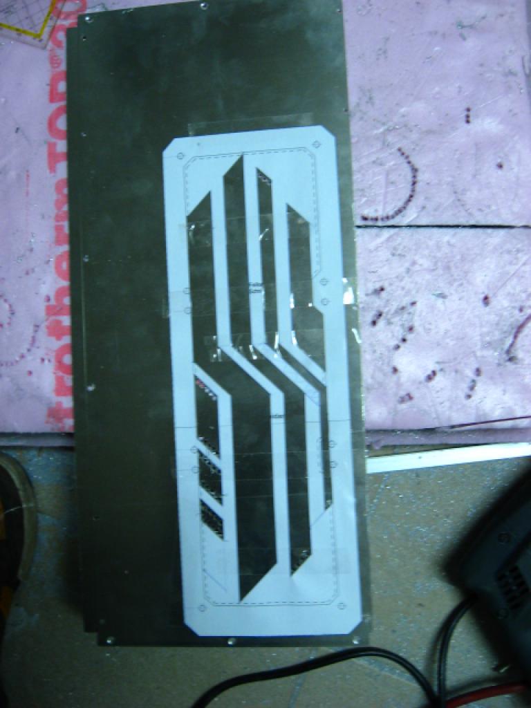 [23/04/2010] Luxuriöses Gehäuse im Eigenbau - Update: Transparenter HDD-Käfig (4)