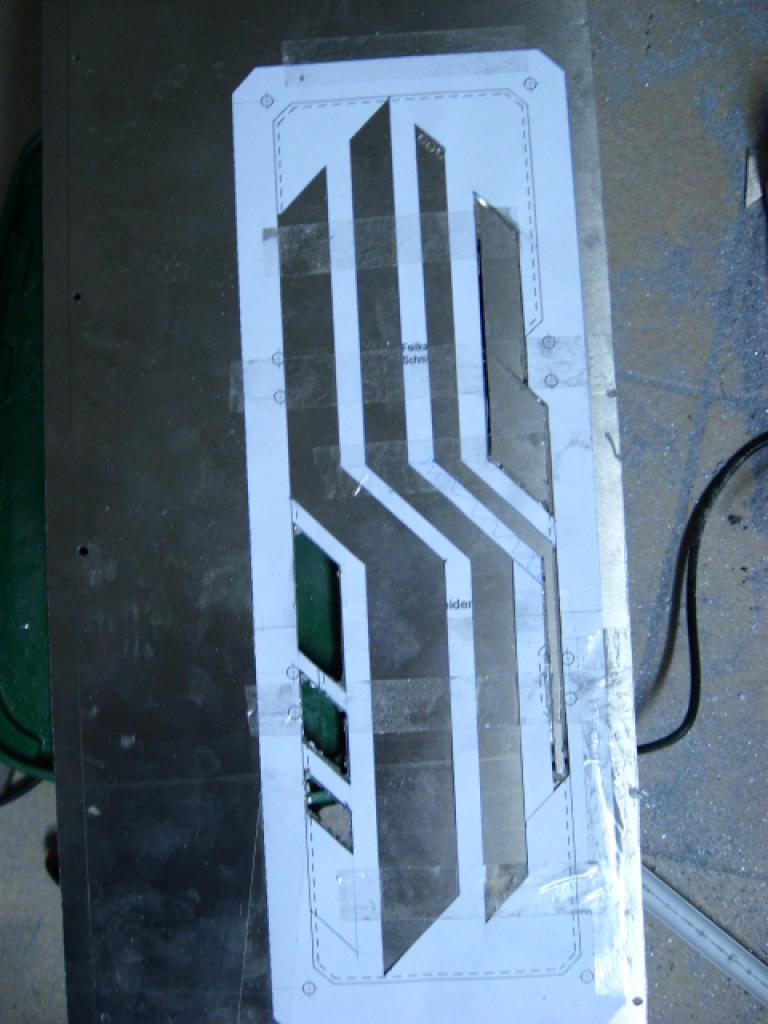 [23/04/2010] Luxuriöses Gehäuse im Eigenbau - Update: Transparenter HDD-Käfig (5)
