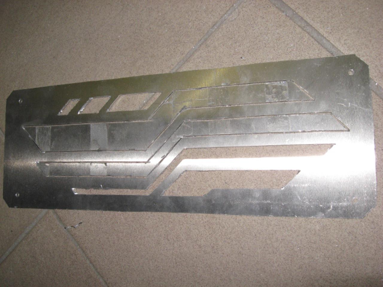 [23/04/2010] Luxuriöses Gehäuse im Eigenbau - Update: Transparenter HDD-Käfig (6)