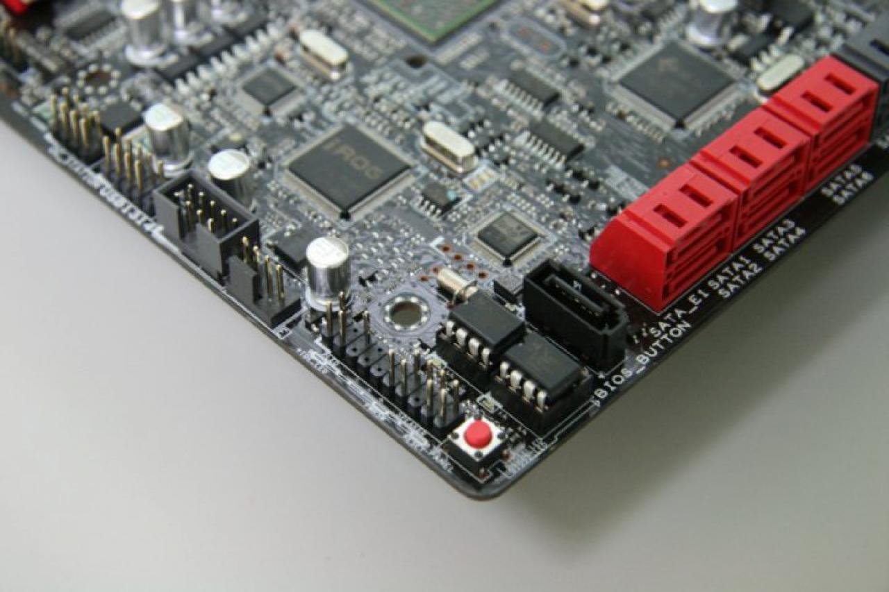[07/05/2010] Asus Crosshair IV Extreme (2)