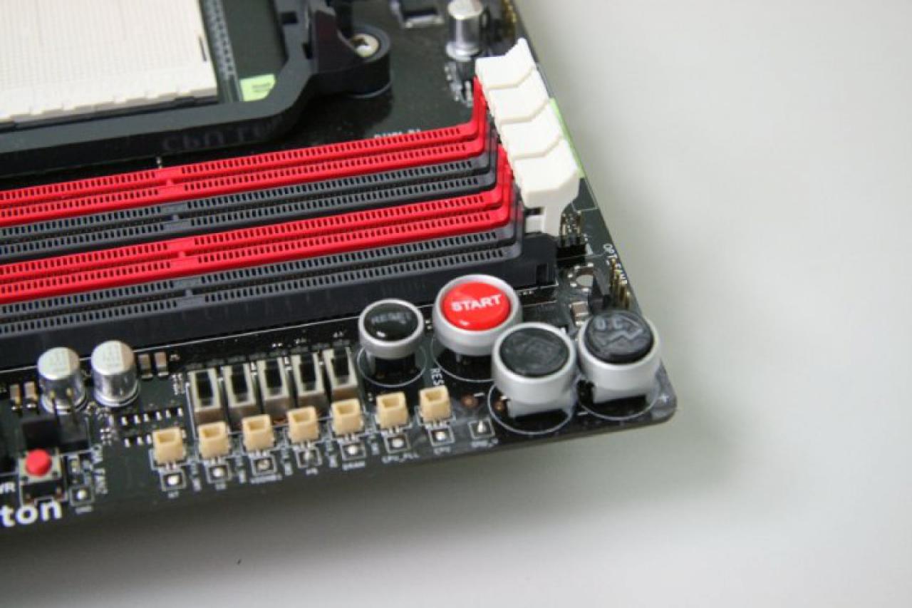 [07/05/2010] Asus Crosshair IV Extreme (3)