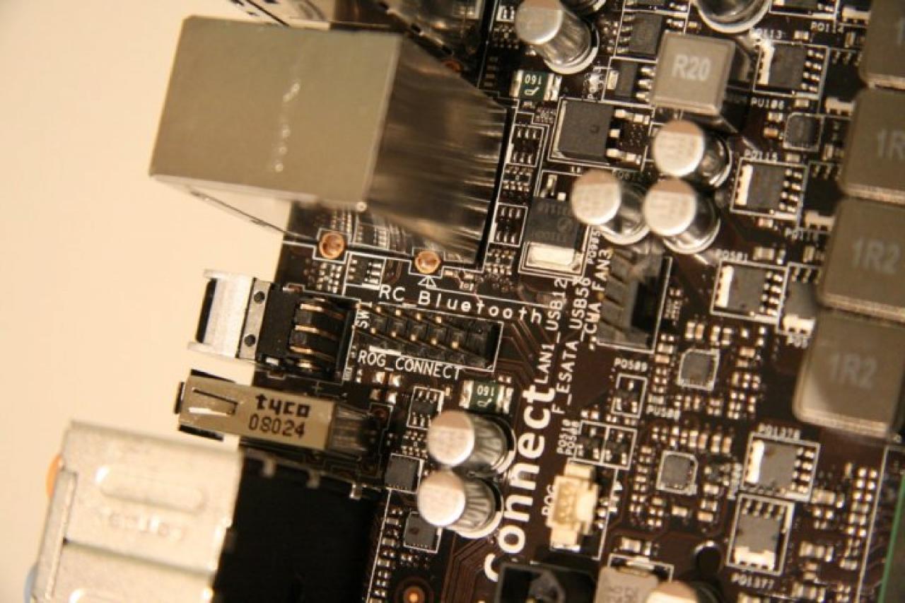 [07/05/2010] Asus Crosshair IV Extreme (4)