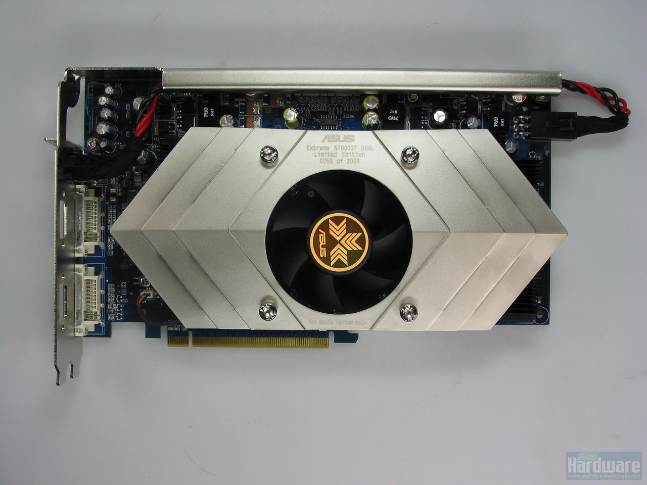 [04/05/2010] Die 7800 GT Dual bringt ein externes Netzteil mit sich, welches die beiden G70-Chips mit Strom versorgt