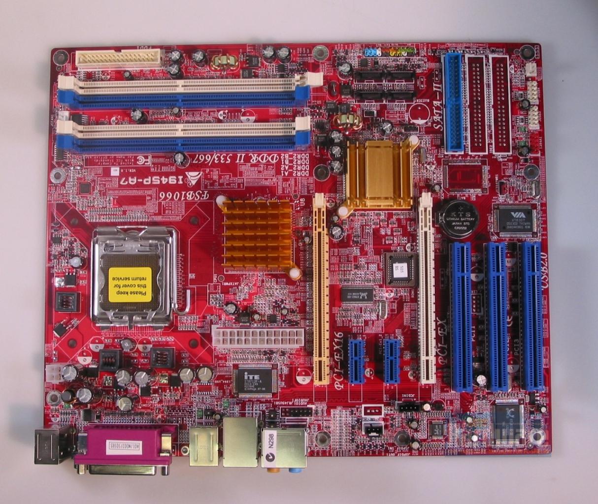 [20/05/2010] 945P - Biostar I945P-A7: noch ein Regenbogen-Board