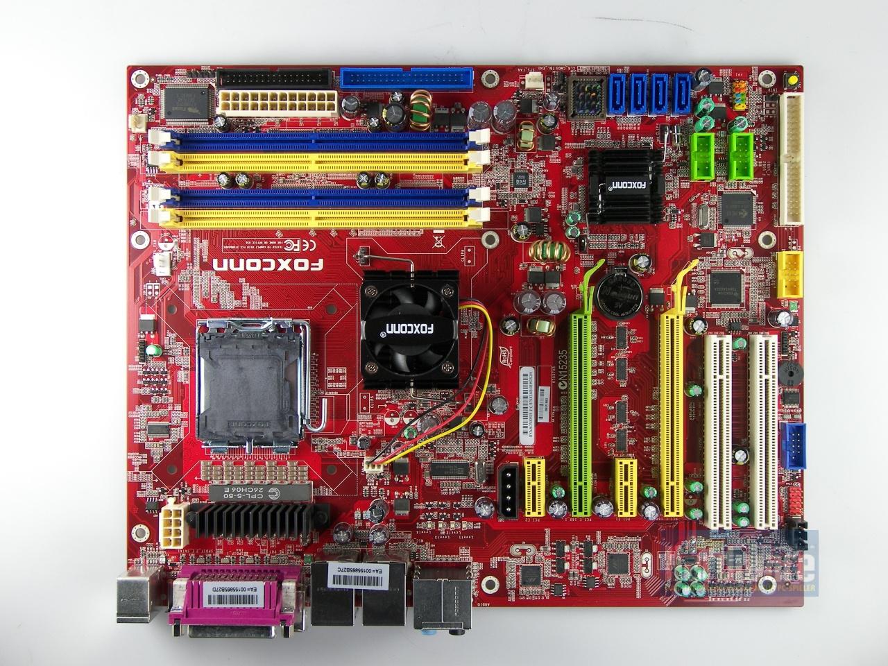 [20/05/2010] 975X - Foxconn 975X7AB: Fast noch schlimmer als die Farbgebung: der nervige Mini-Lüfter