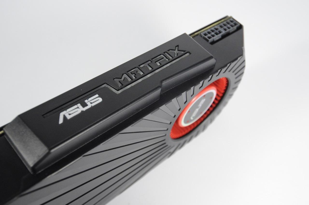 [07/05/2010] Asus Radeon HD 5870 Matrix neu im PCGH-Testlabor (6)