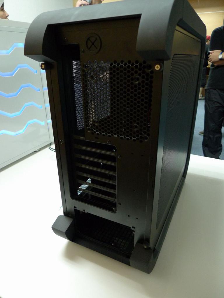 [29/05/2010] Bitfenix Survivor (5)