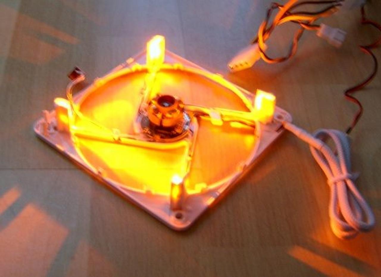 [01/05/2010] PCGH-Casemod von NobLorRos: Lüfter-Modding inkl. Video-Tutorial (34)