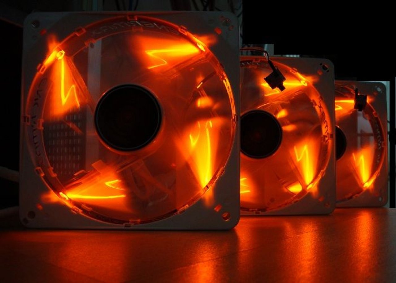 [01/05/2010] PCGH-Casemod von NobLorRos: Lüfter-Modding inkl. Video-Tutorial (40)