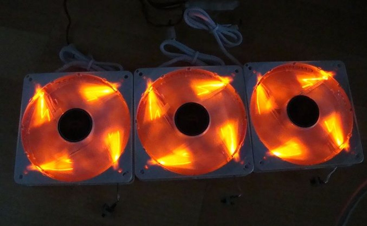 [01/05/2010] PCGH-Casemod von NobLorRos: Lüfter-Modding inkl. Video-Tutorial (41)