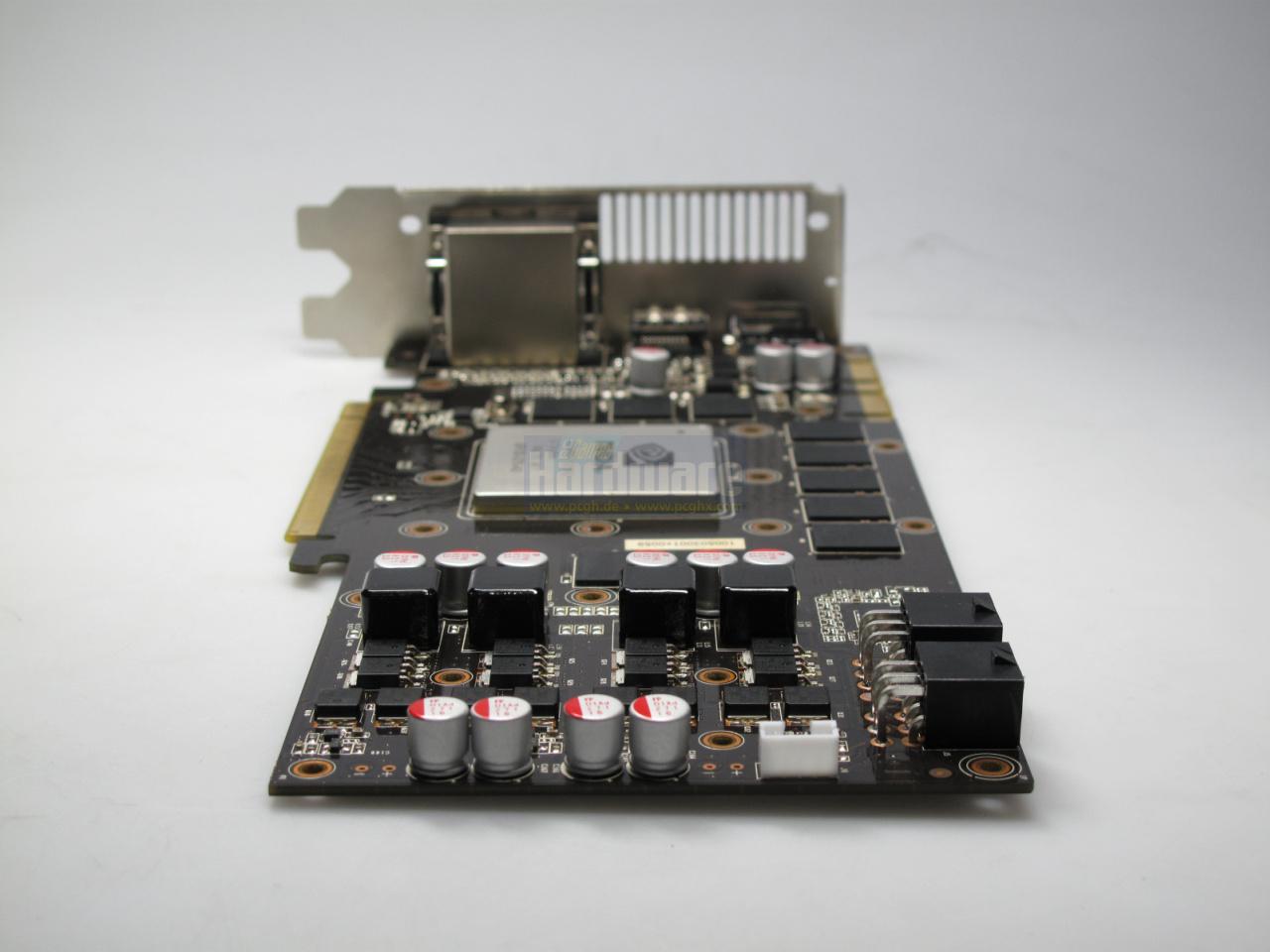 [21/05/2010] Palit Geforce GTX 470 Own Design: Das Heck inklusive Spannungsversorgung und zwei 6-Pol-Stromanschlüssen