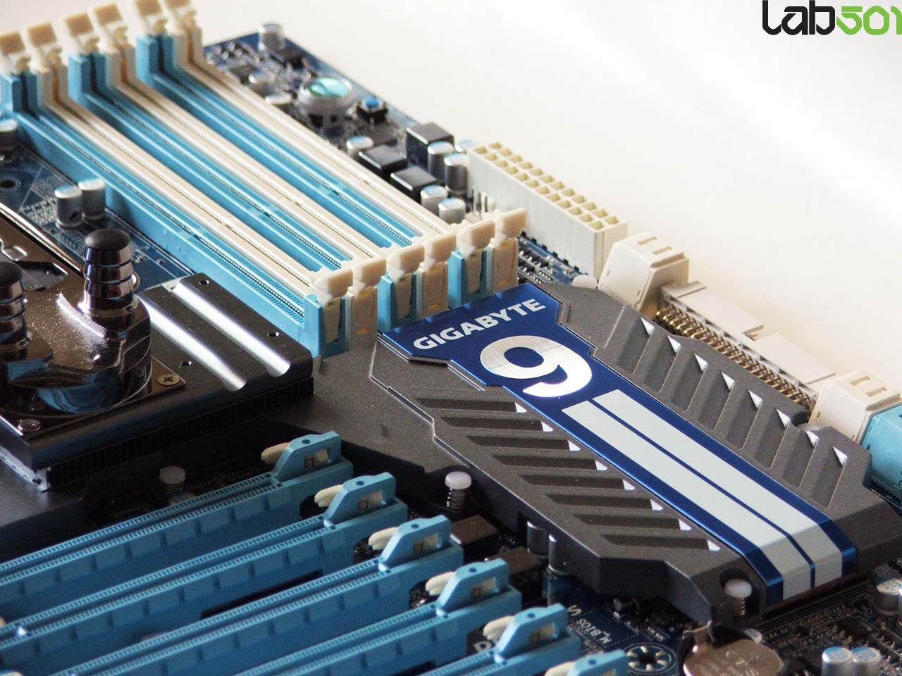 [11/05/2010] Gigabyte GA-X58A-UD9 Sample (3)