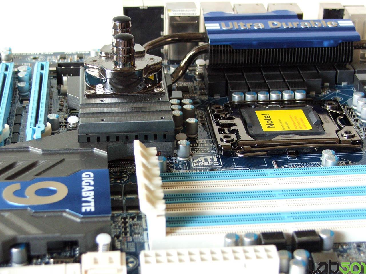 [11/05/2010] Gigabyte GA-X58A-UD9 Sampl (17)