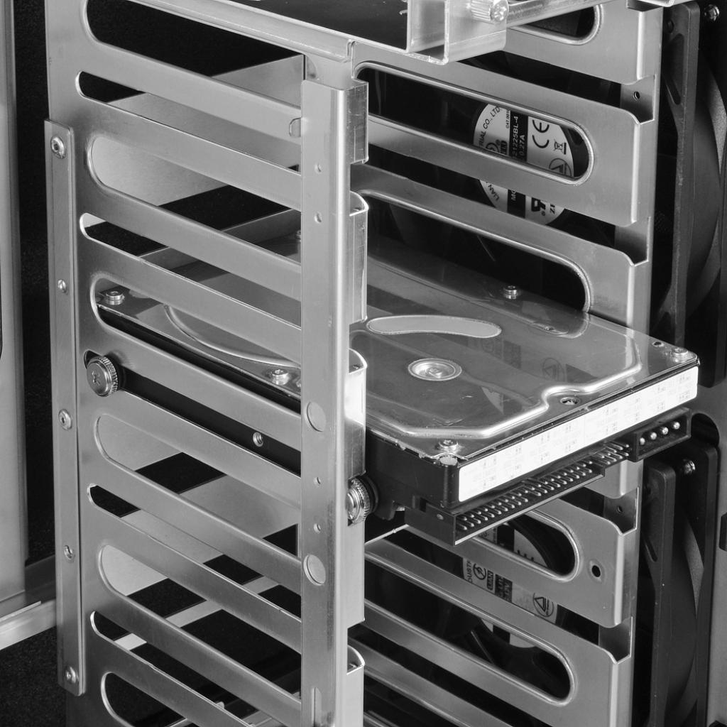 [14/05/2010] Lian-Li PC-B25SB (13)