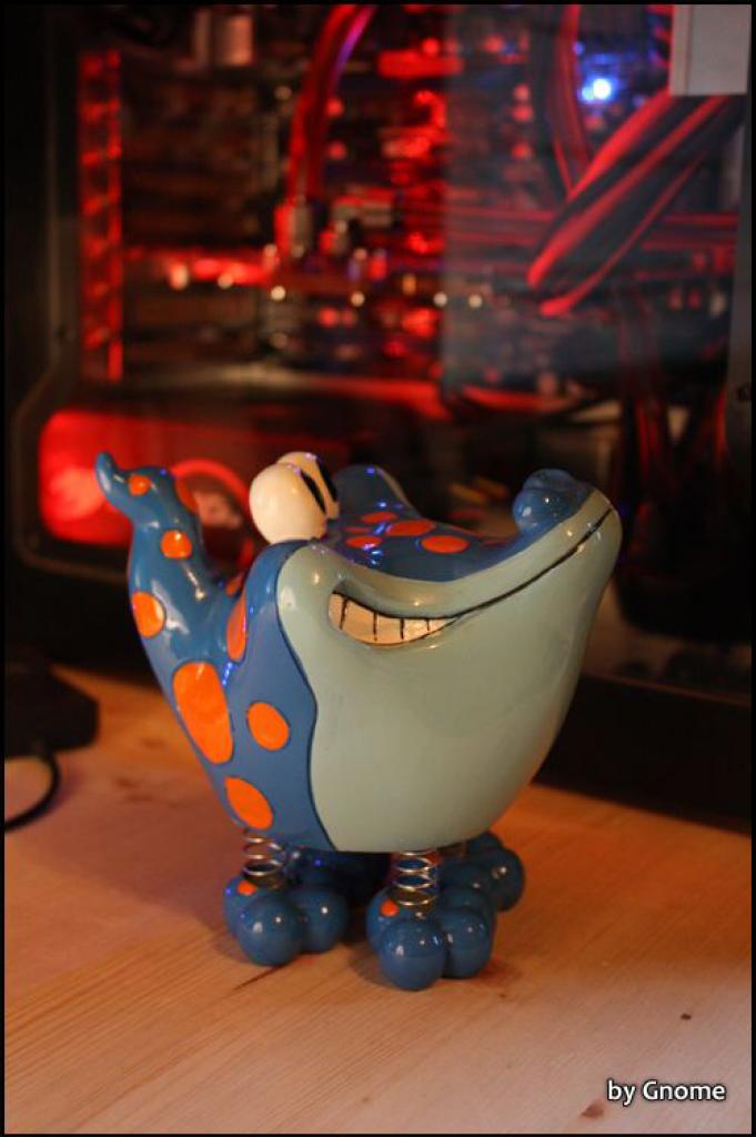 [16/05/2010] Black loves Red: Sehenswerte Wakü-Casemod - Update (3)