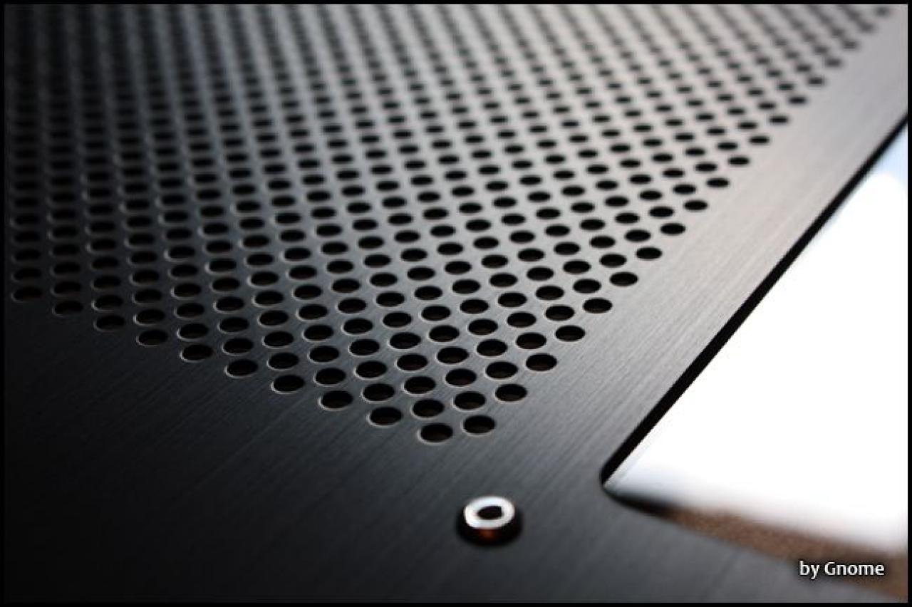 [16/05/2010] Black loves Red: Sehenswerte Wakü-Casemod - Update (11)