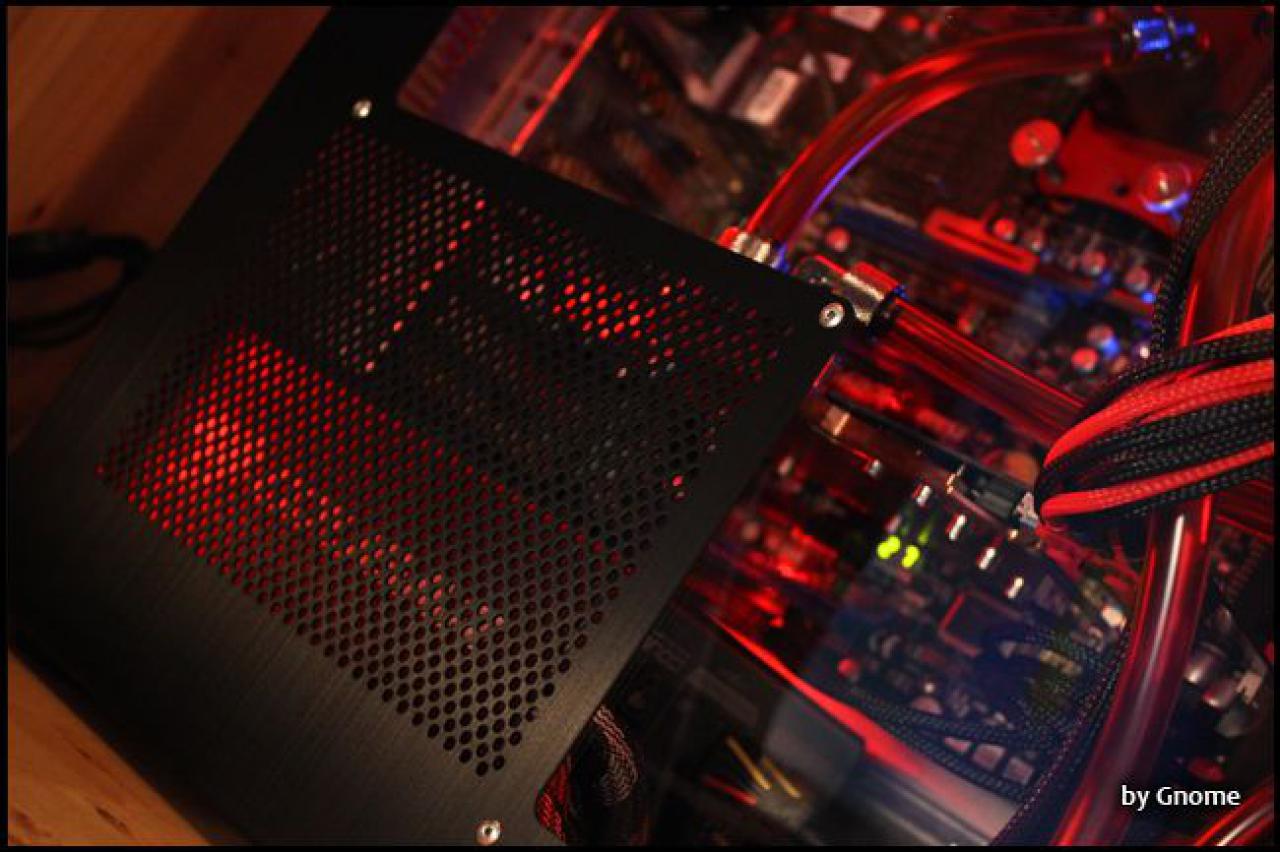 [16/05/2010] Black loves Red: Sehenswerte Wakü-Casemod - Update (13)