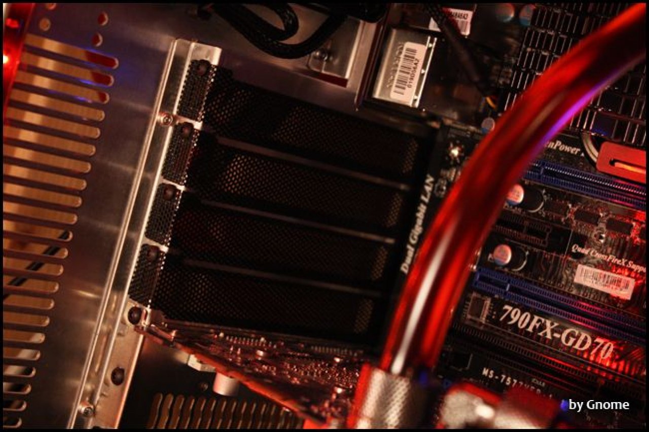 [16/05/2010] Black loves Red: Sehenswerte Wakü-Casemod - Update (21)