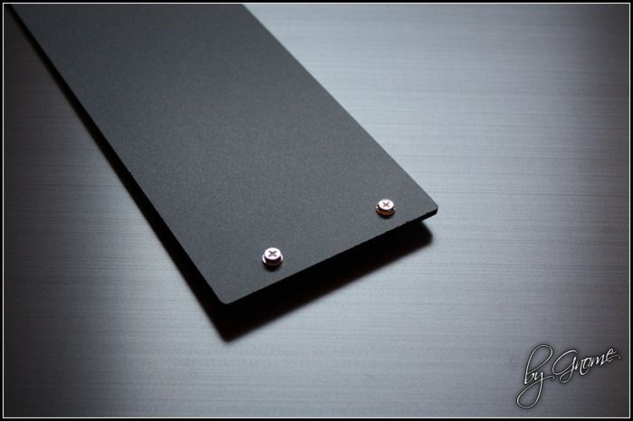 [16/05/2010] Black loves Red: Sehenswerte Wakü-Casemod - Update (29)