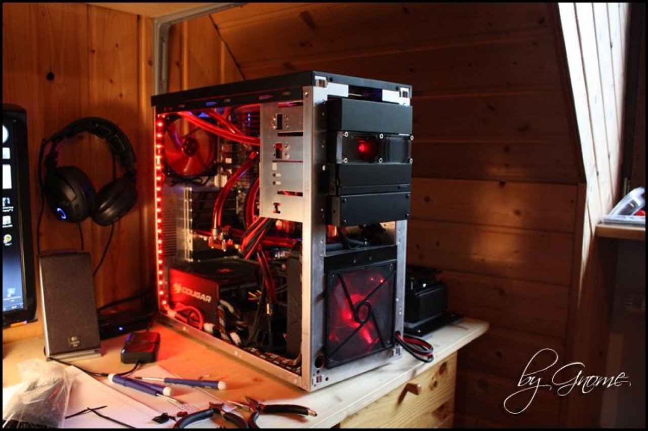 [16/05/2010] Black loves Red: Sehenswerte Wakü-Casemod - Update (41)