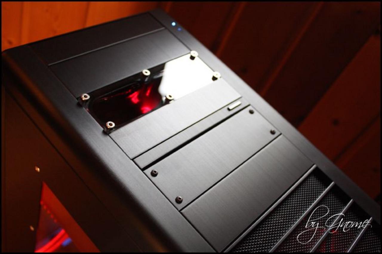 [16/05/2010] Black loves Red: Sehenswerte Wakü-Casemod - Update (46)
