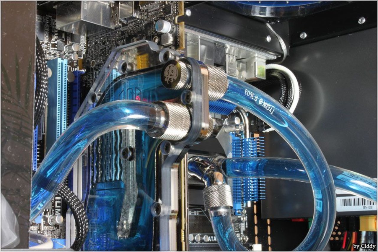 [07/05/2010] Stilsicheres Casemod-Projekt: Performance meets Design (51)