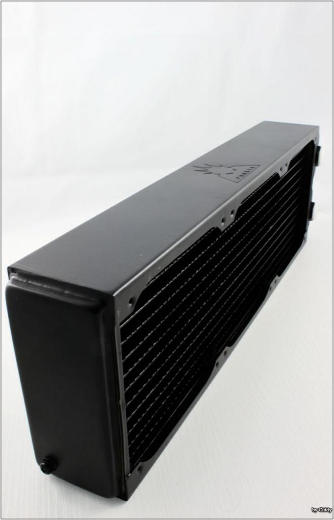 [07/05/2010] Stilsicheres Casemod-Projekt: Performance meets Design (158)