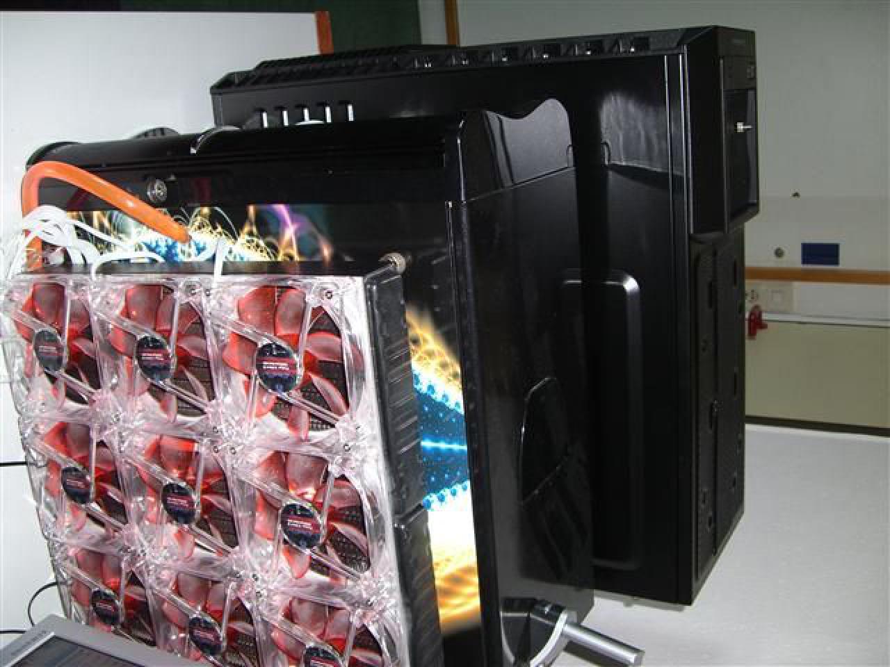 [09/05/2010] Modding-Doppelschlag: Wakü-Casemod in Schwarz-Rot und Retro-Bierkasten-PC (9)