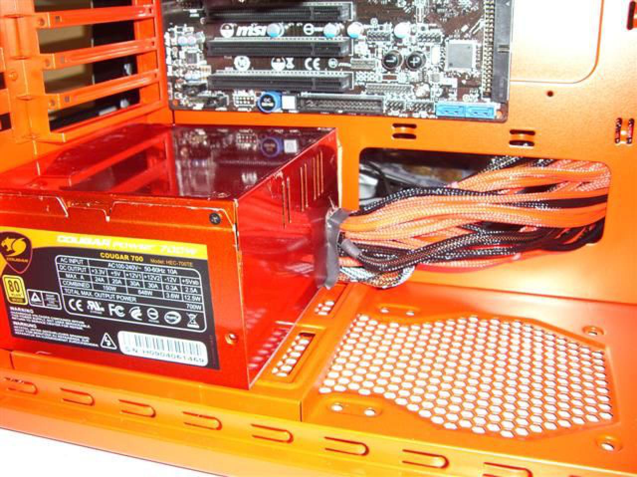 [09/05/2010] Modding-Doppelschlag: Wakü-Casemod in Schwarz-Rot und Retro-Bierkasten-PC (32)