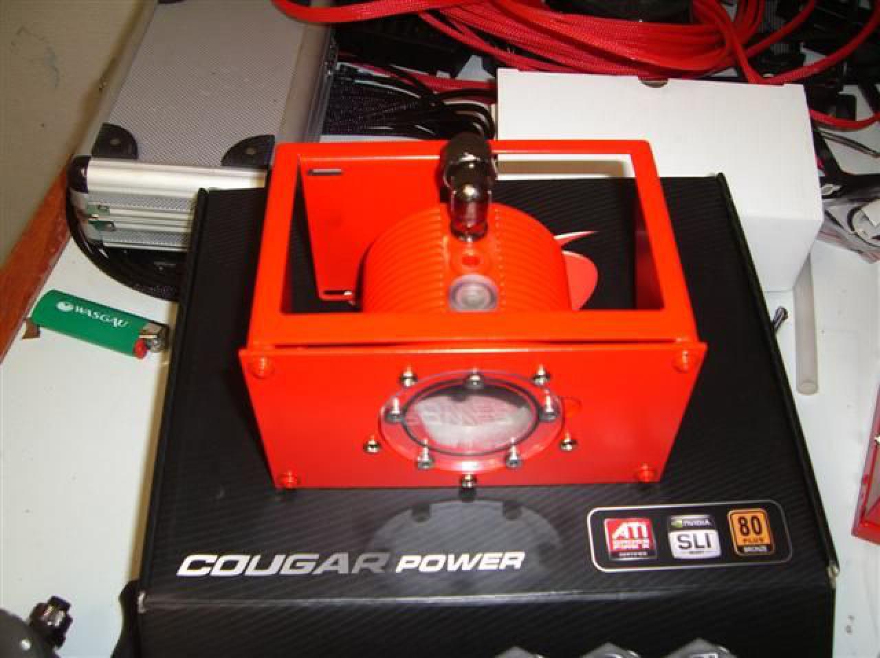 [09/05/2010] Modding-Doppelschlag: Wakü-Casemod in Schwarz-Rot und Retro-Bierkasten-PC (33)