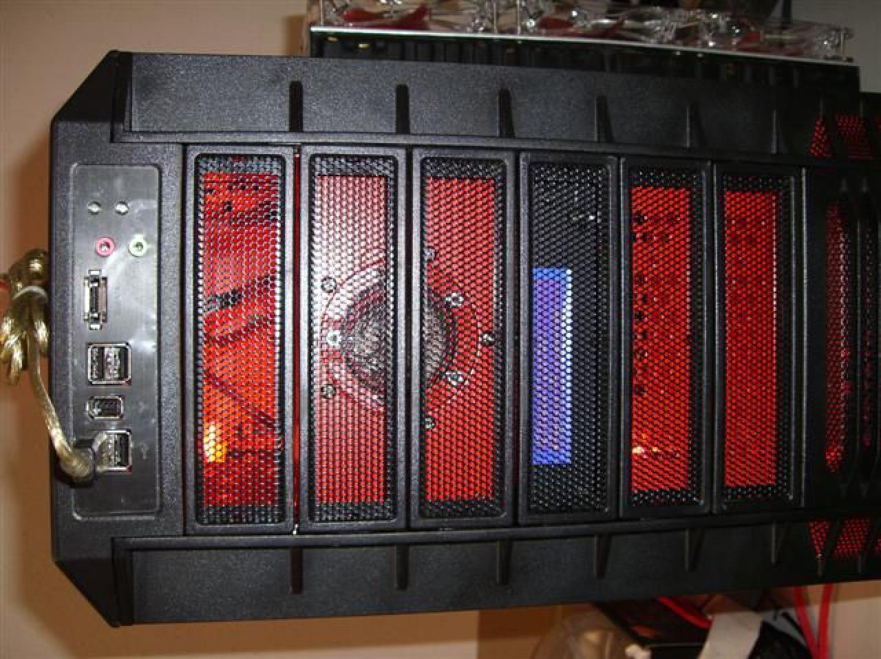 [09/05/2010] Modding-Doppelschlag: Wakü-Casemod in Schwarz-Rot und Retro-Bierkasten-PC (34)