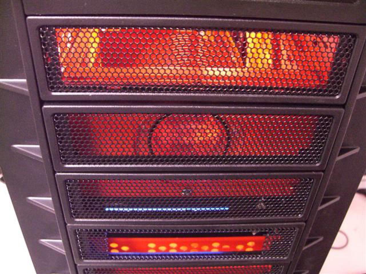 [09/05/2010] Modding-Doppelschlag: Wakü-Casemod in Schwarz-Rot und Retro-Bierkasten-PC (38)