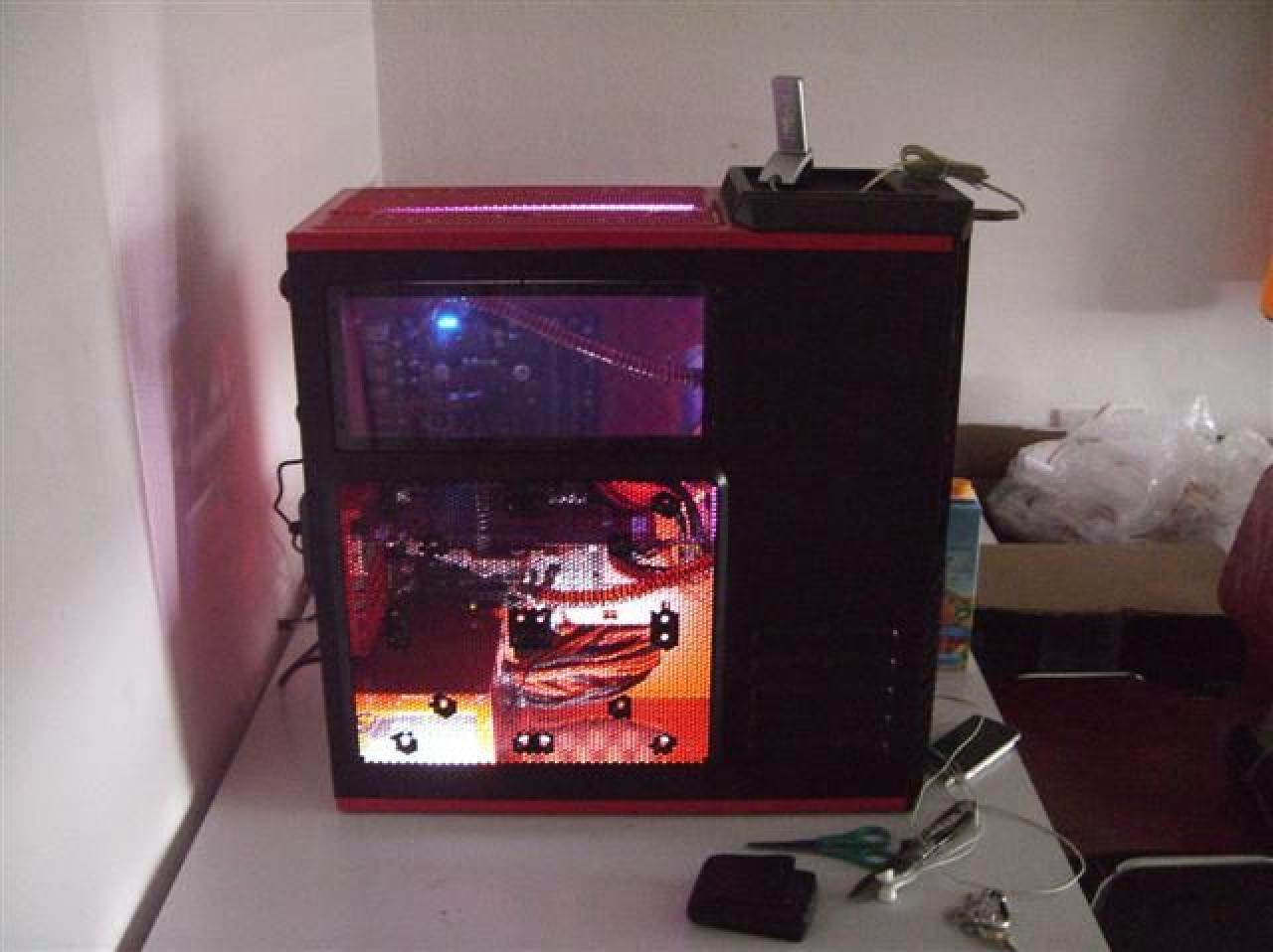 [09/05/2010] Modding-Doppelschlag: Wakü-Casemod in Schwarz-Rot und Retro-Bierkasten-PC (45)