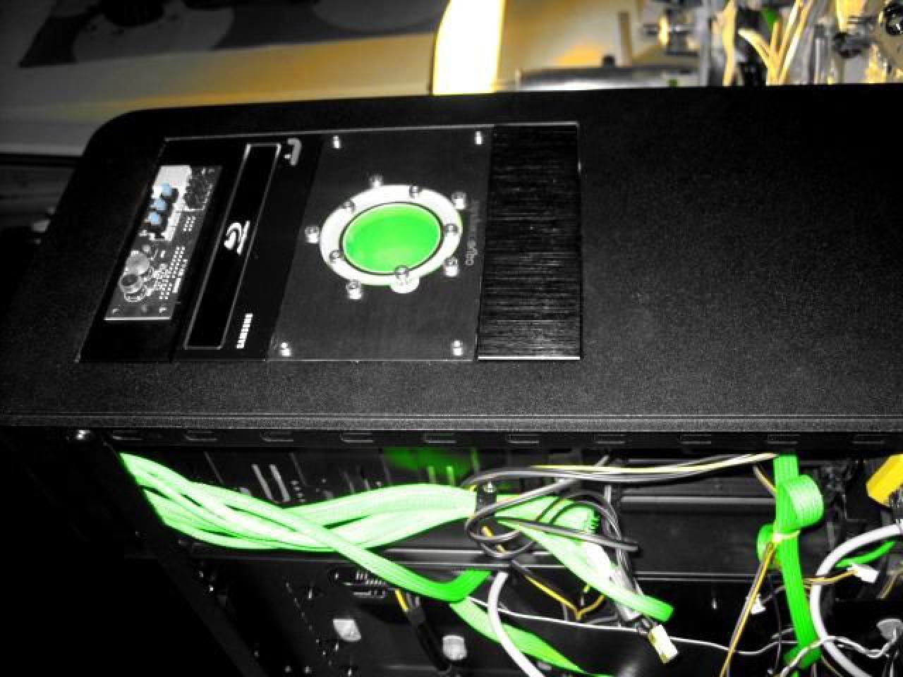[14/05/2010] Sehenswerte Silverstone-Fortress-FT02-Casemod - Update (2)