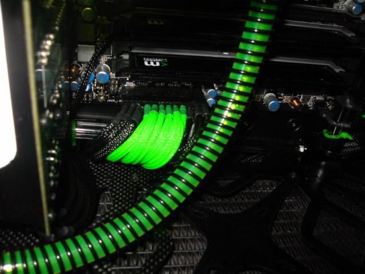 [14/05/2010] Sehenswerte Silverstone-Fortress-FT02-Casemod - Update (14)