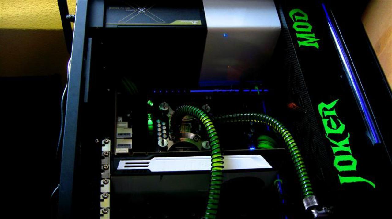 [14/05/2010] Sehenswerte Silverstone-Fortress-FT02-Casemod - Update (26)