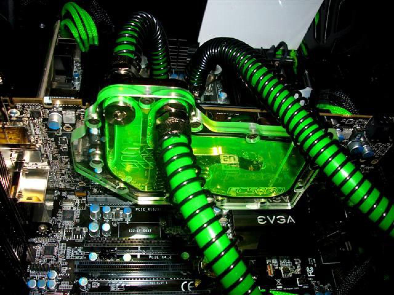 [14/05/2010] Sehenswerte Silverstone-Fortress-FT02-Casemod - Update (43)
