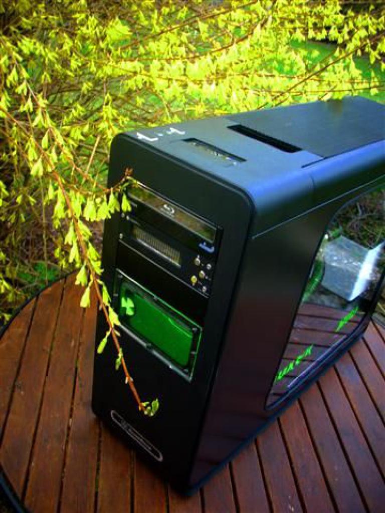 [14/05/2010] Sehenswerte Silverstone-Fortress-FT02-Casemod - Update (48)