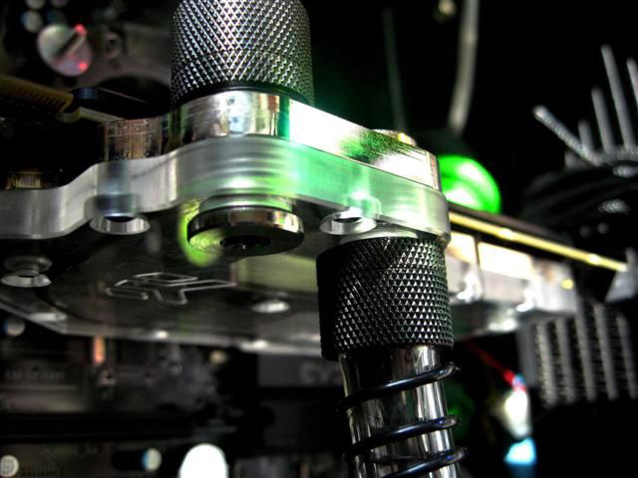 [14/05/2010] Sehenswerte Silverstone-Fortress-FT02-Casemod - Update (59)