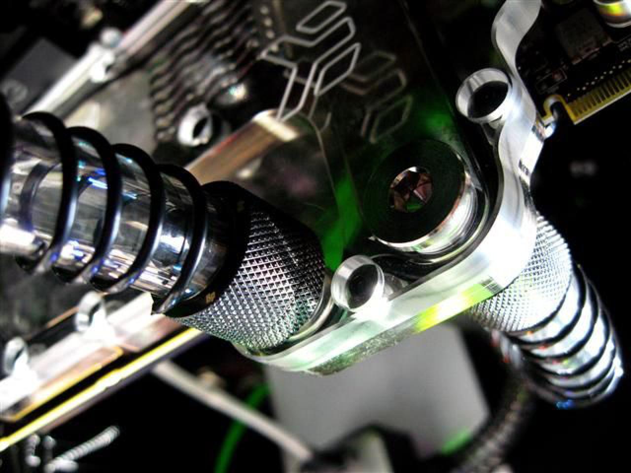 [14/05/2010] Sehenswerte Silverstone-Fortress-FT02-Casemod - Update (61)