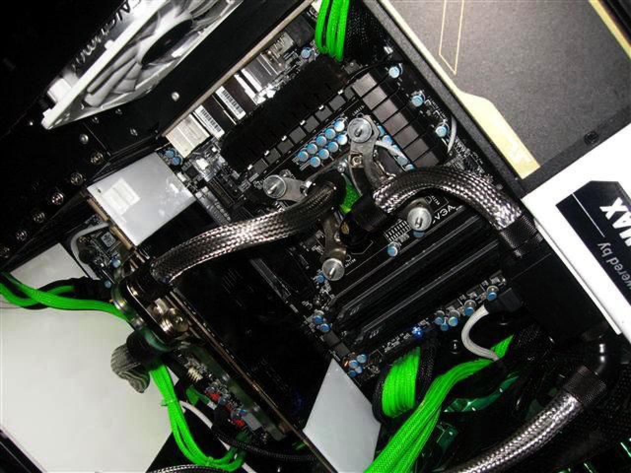 [14/05/2010] Sehenswerte Silverstone-Fortress-FT02-Casemod - Update (79)