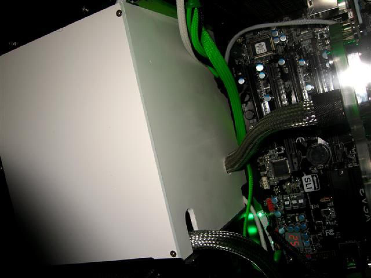 [14/05/2010] Sehenswerte Silverstone-Fortress-FT02-Casemod - Update (80)