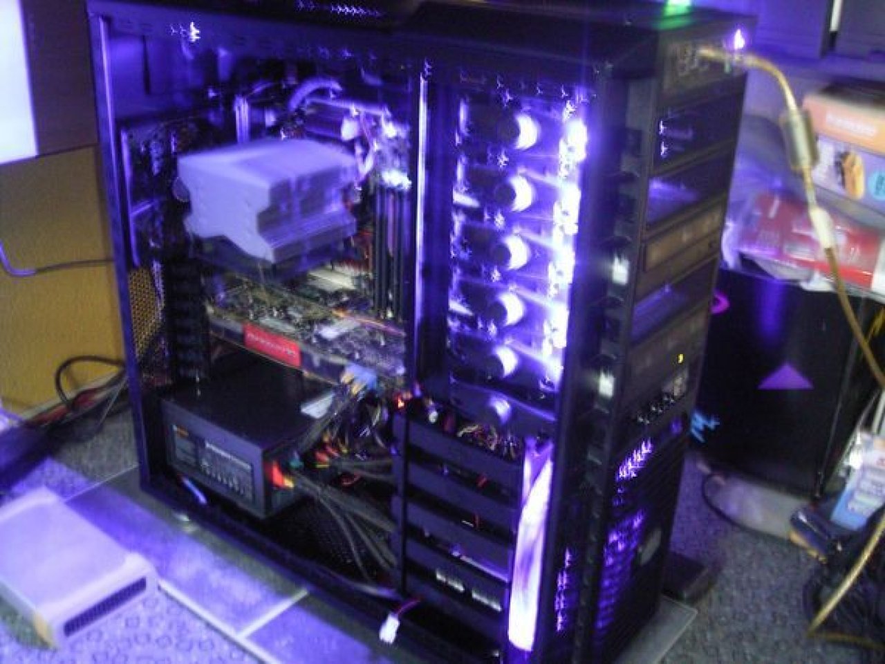[21/05/2010] Triple xXx meets HAF: Casemod-Tagebuch der Superlative (69)