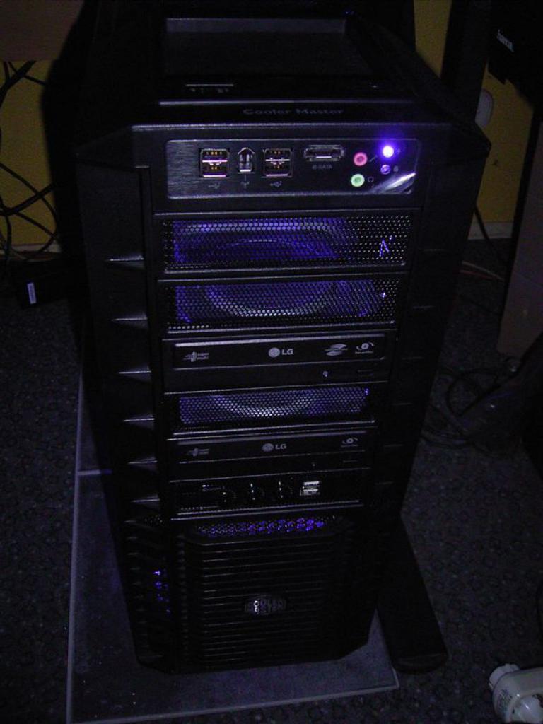 [21/05/2010] Triple xXx meets HAF: Casemod-Tagebuch der Superlative (113)