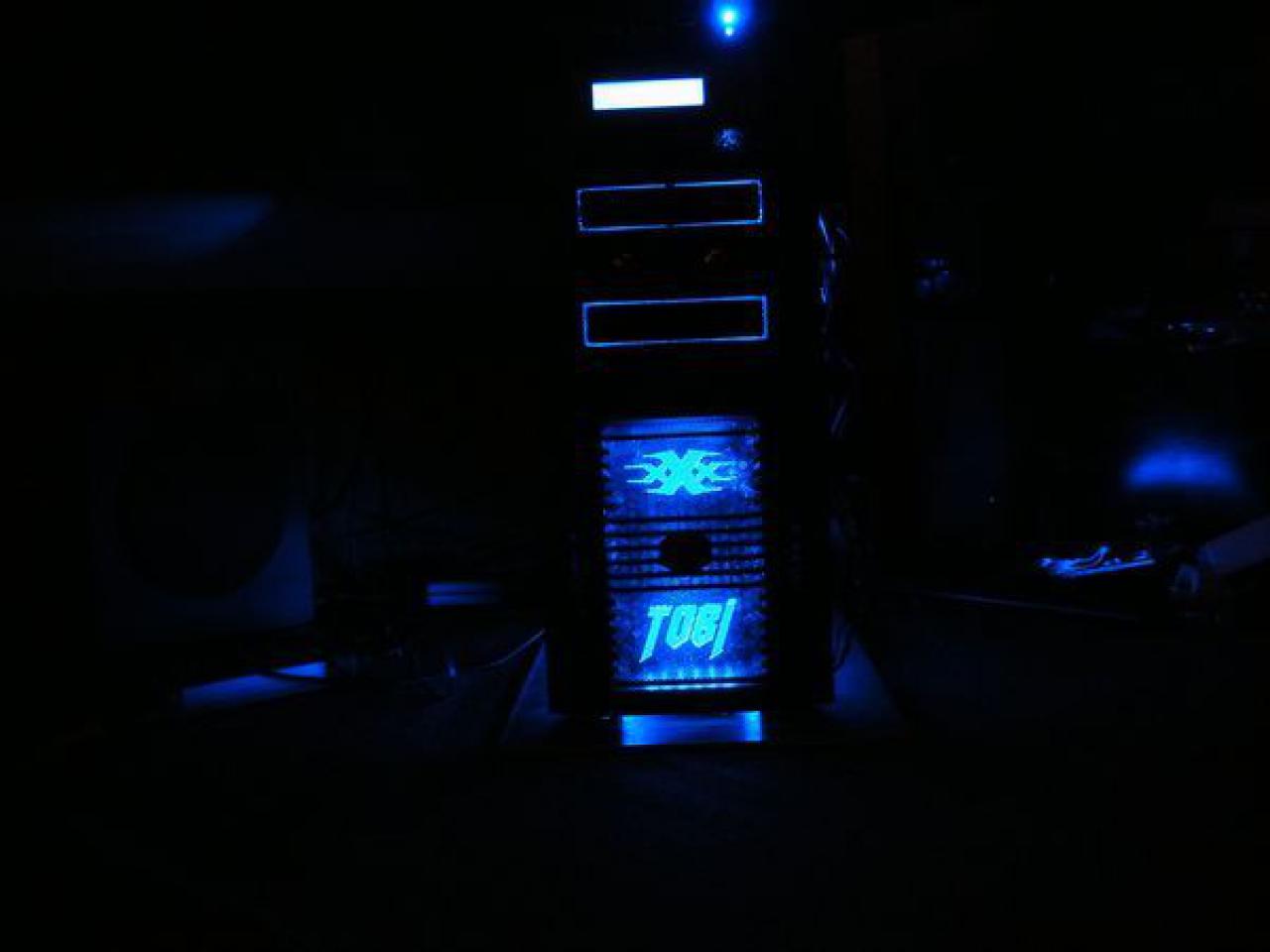 [21/05/2010] Triple xXx meets HAF: Casemod-Tagebuch der Superlative (266)