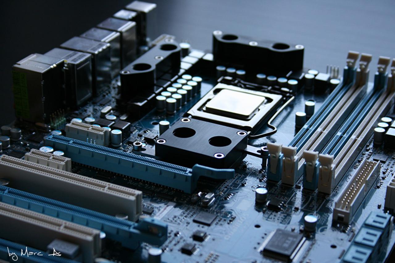 [28/05/2010] Casemod-Projekt Black meets Blue - Nun mit gemoddeter Soundkarte (3)